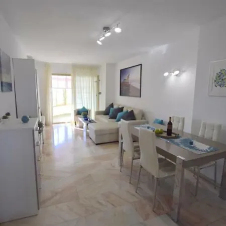Apartment Con Vistas *